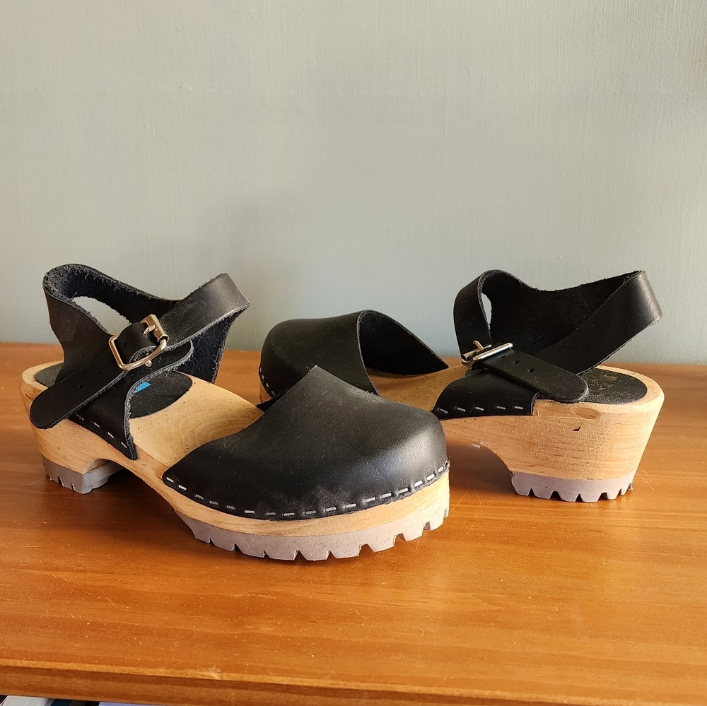 NWT MIA Authentic Wood and Black Leather Clog Heels - Size 6
